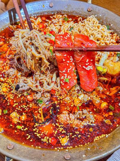 如何挑選冒菜培訓(xùn)學(xué)校？掌握正宗冒菜制作技藝的關(guān)鍵方法